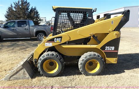 cat 252b skid steer